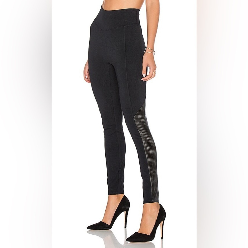 SPANX Perforated Panel Legging Size Medium Very Black Sleek Sexy Slimming NWOT